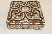 Load image into Gallery viewer, Mother of pearl inlay walnut wood box
