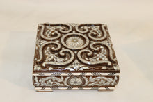 Load image into Gallery viewer, Mother of pearl inlay walnut wood box
