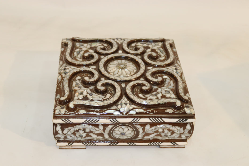 Mother of pearl inlay walnut wood box