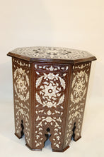 Lade das Bild in den Galerie-Viewer, Mother of pearl inlay table walnut wood
