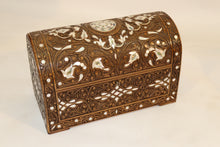 Lade das Bild in den Galerie-Viewer, Wood carvings walnut wood mother of pearl inlay chest
