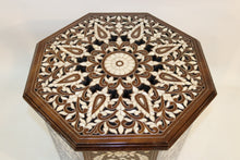 Lade das Bild in den Galerie-Viewer, Mother of pearl inlay table walnut wood
