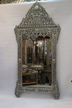 Lade das Bild in den Galerie-Viewer, Mirror mother-of-pearl inlay
