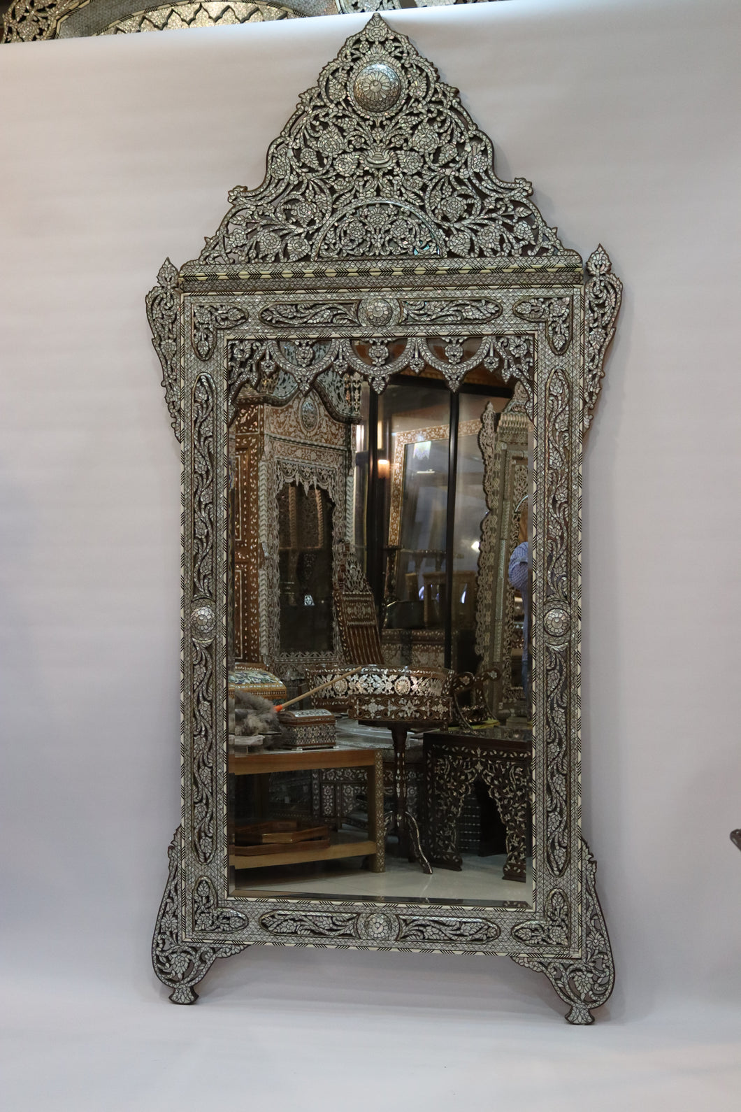 Mirror mother-of-pearl inlay