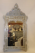 Load image into Gallery viewer, Walnut wood mirror full mother-of-pearl mirror
