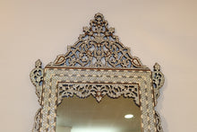 Lade das Bild in den Galerie-Viewer, Console table with mirror mother-of-pearl inlay
