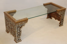 Lade das Bild in den Galerie-Viewer, Walnut wood coffee table mother-of-pearl inlay with glass
