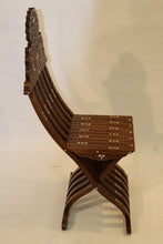 Lade das Bild in den Galerie-Viewer, Walnut wood chairs set wood carving mother of pearl inlay
