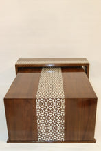 Lade das Bild in den Galerie-Viewer, Walnut wood coffee table mother of pearl inlay
