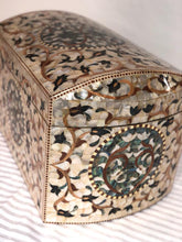 Load image into Gallery viewer, Handcrafted Box Full Inlaid Mother with Pearl
