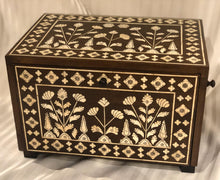 Load image into Gallery viewer, Sahara jewellery Box Inlaid With Mother of Pearl
